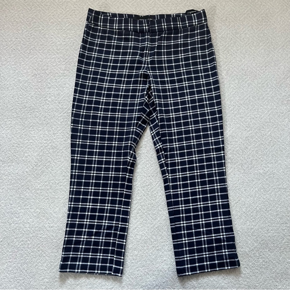 NWOT Amanda & Chelsea Ankle Pants in Navy/White Plaid Check